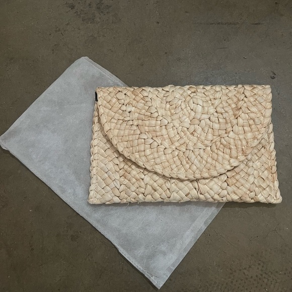 WOVEN CLUTCH | NWT | NEVER WORN - Picture 3 of 7